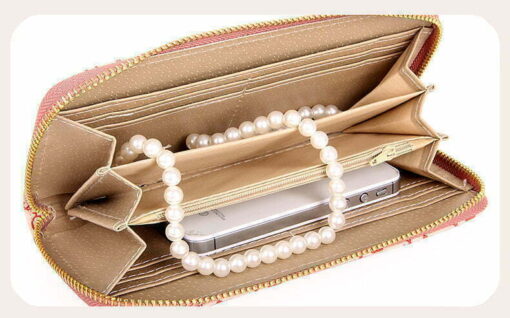 The Ultimate Handbag Collection - Image 18