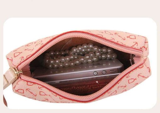 The Ultimate Handbag Collection - Image 22